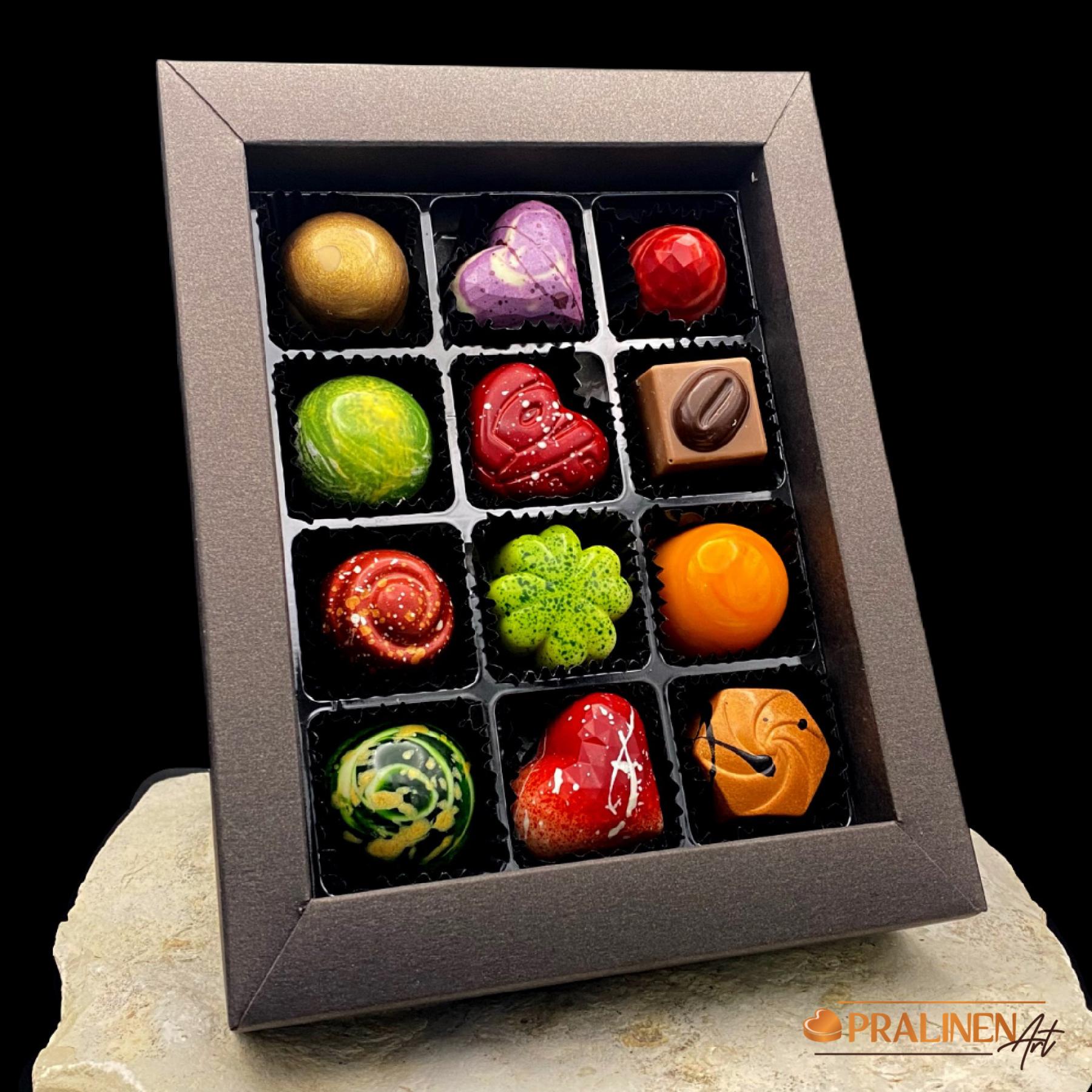 Edle Pralinenmischung "Happy Day" 12 besondere handgemachte Pralinen