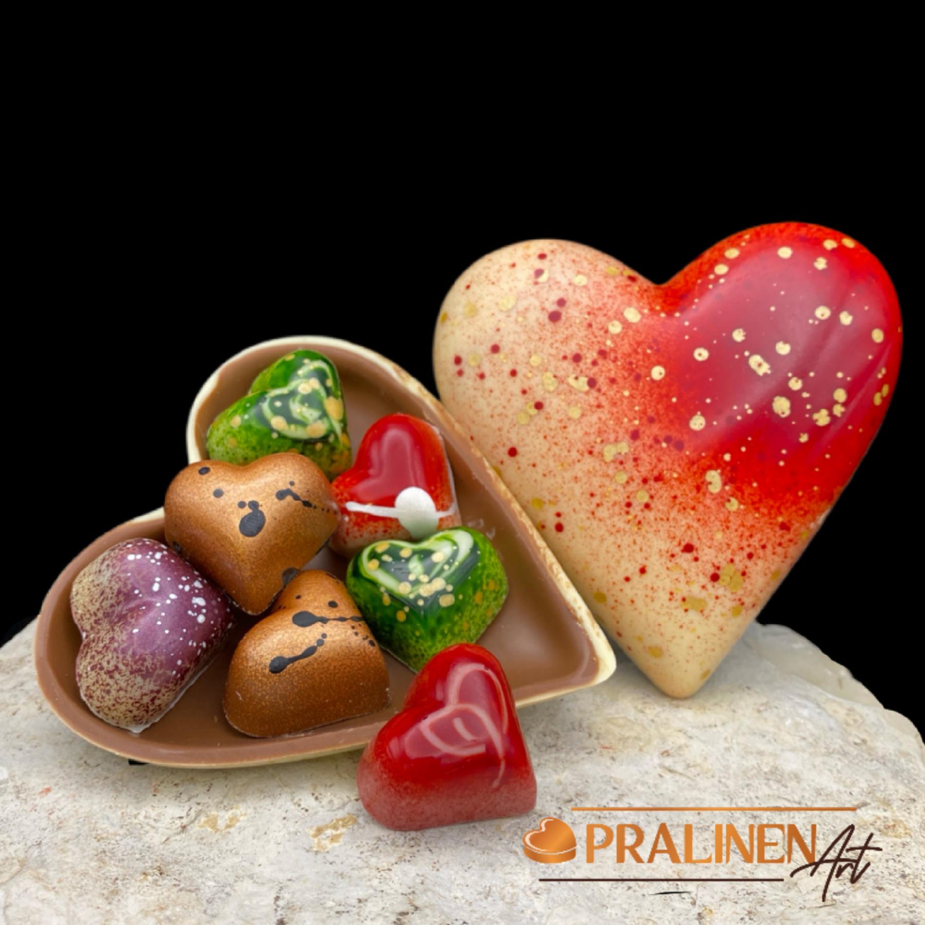 Pralinenvariation im Schokoladenherz - 7 edle Herzpralinen  | PralinenArt Sonderanfertigung