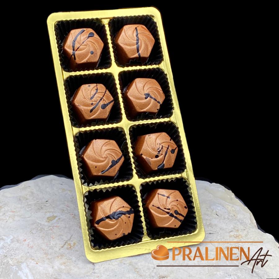 Schicht Nougat-Pralinen  Giandujanougat aus piemonter Haselnüssen