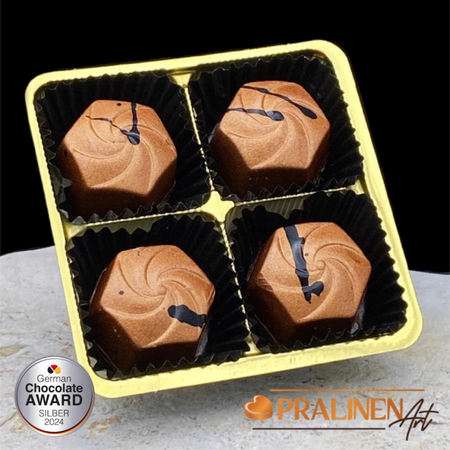 Nougat Pralinen zweischichtig aus Piemonter Haseln&uuml;ssen (4 St&uuml;ck)